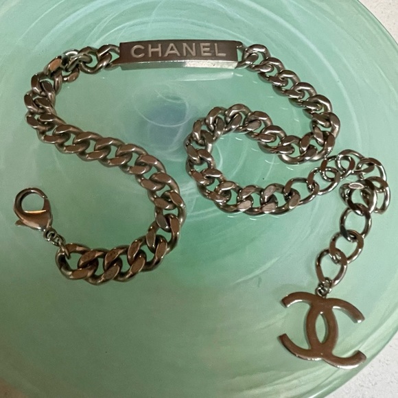 Silver Chanel Necklace. EUC in original soft CC box inside Chanel box . - Picture 15 of 16